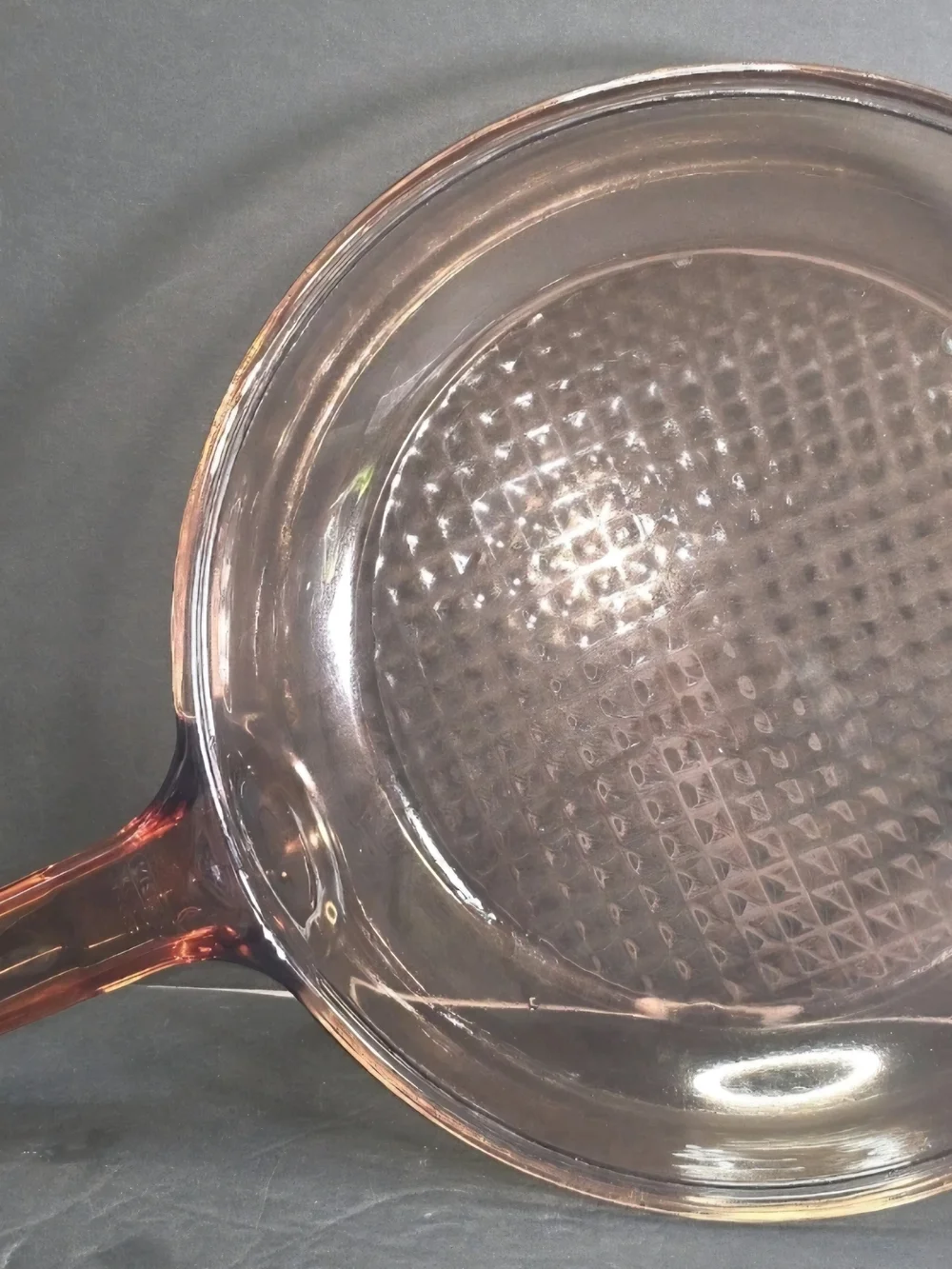 Pyrex Clear Glass 10in Skillet waffle bottom with Lid Amber-Tinted Handle